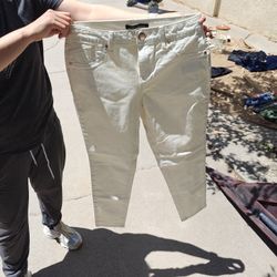White Pants (Women's Size 6)