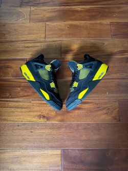 Jordan 4 Thunder