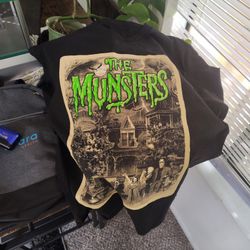 The Munsters Xl Shirt Brand New 
