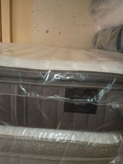 💤🛏️💤 $599 Cali king stearn available $599 💤💤💤