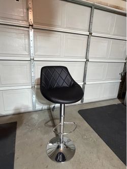 2 Stools