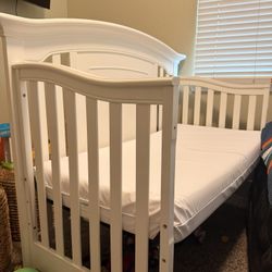 Baby Crib Turns To Toddler Bed Turns To Full Size Bed 