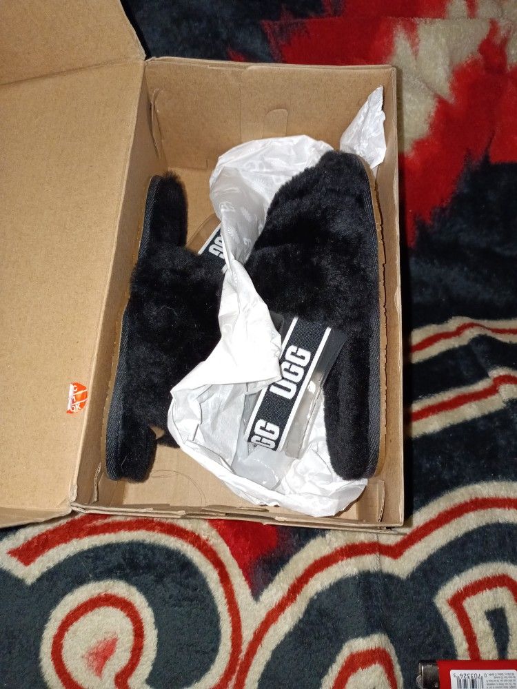 UGG Size 12 Little Girls New In Box