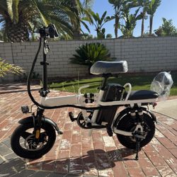 Folding electric bicycle