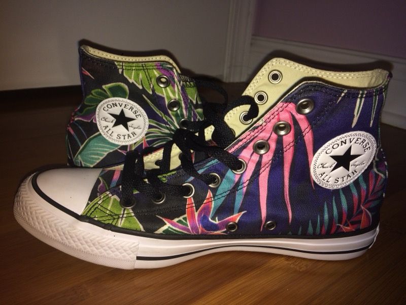 Converse All star-womans 8.5/ mens 6,5