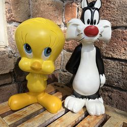 Looney Tunes Statues