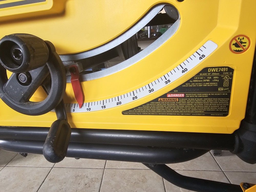Dewalt Table Saw 10"