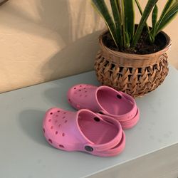 Little girl crocs 