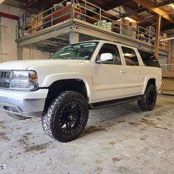 2004 Chevy Suburban 2500 LT 8.1L 4x4