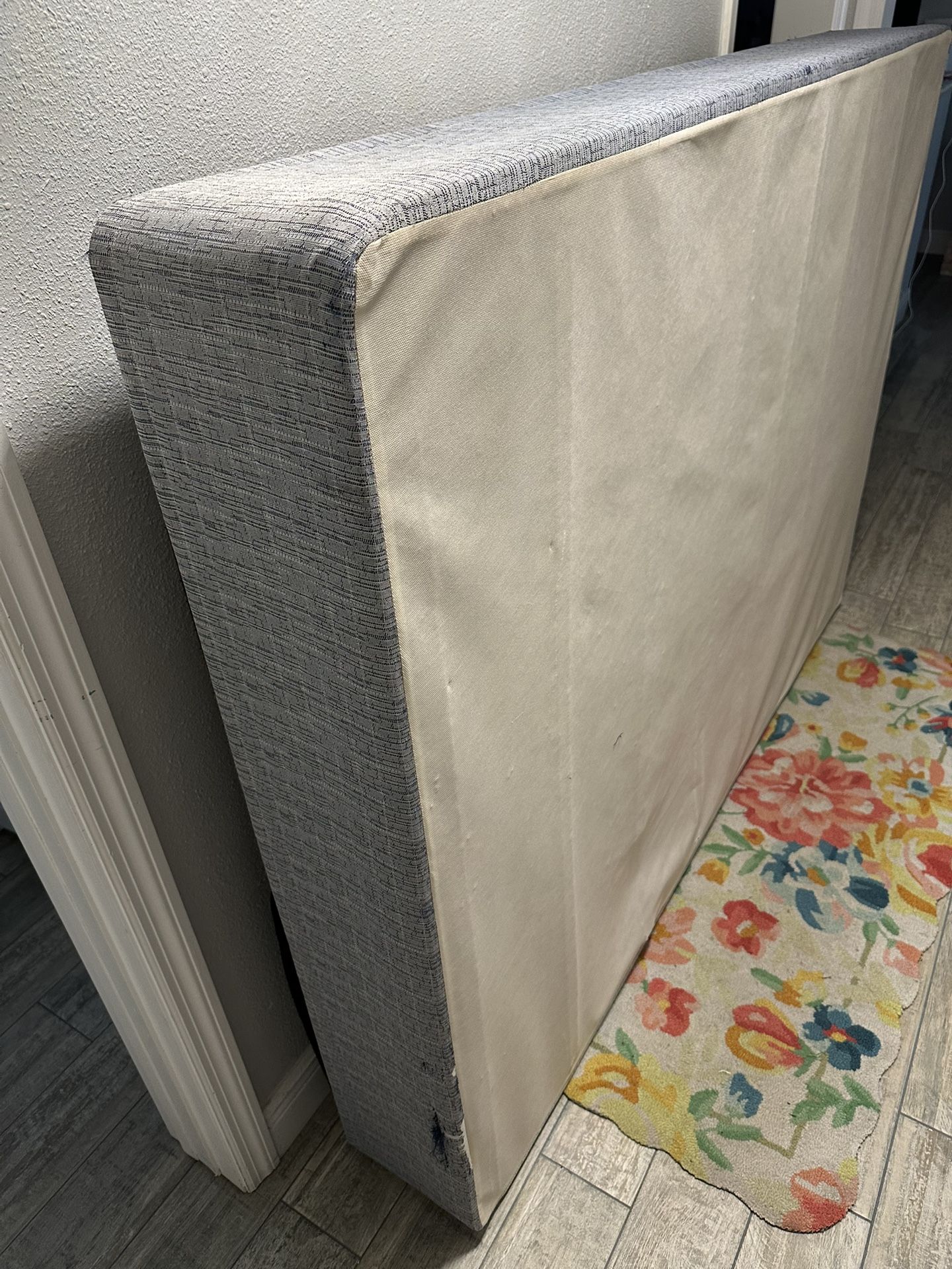 Full size mattress/Box spring