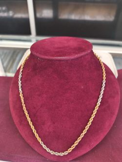 14k Gold necklace 2 twon 6.2 grams 24 Long layway available 10% Dwon if you interested please make sure you ask for Maribel thank you