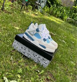 Jordan 4 size 8.5 men brand new never worn