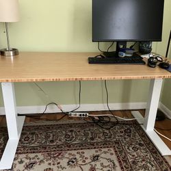 Standing Desk. Invaded Ergonomics