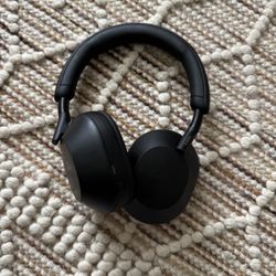 WH-1000 Song Headphones