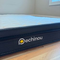 Pechinou 8” Full Size Memory Foam Mattress w/ Innerspring – Like New  