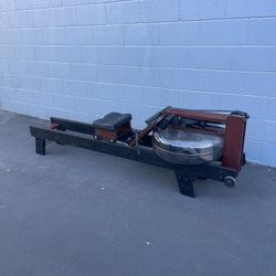 WATERROWER WALNUT ROWING MACHINE WITH S4 BLE MONITOR…. Home Gym Fitness….