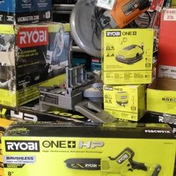 RYOBI ONE + HP 8" 18V COMPACT BRUSHLESS PRUNING CHAINSAW (TOOL ONLY)