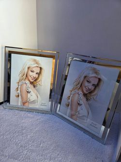2 pk. 8x10 Picture Glass Frame Set Brand New (Price Is Firm)