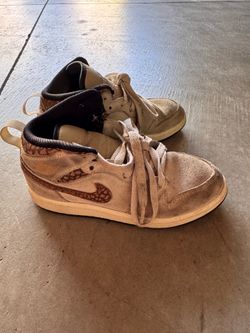 Girls Air Jordan 1 Mid SE Youth Size 1Y Beige Brown Elephant Print Authentic