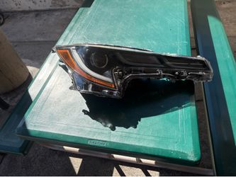 Toyota Corolla 2020/2022 passenger headlight