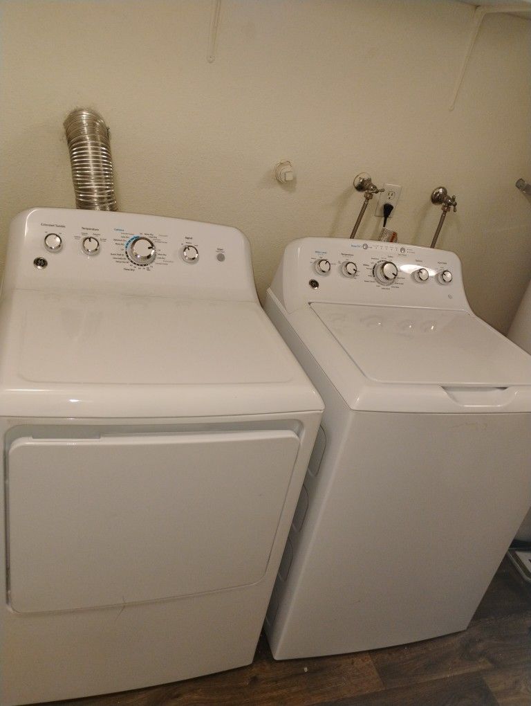 Washer Dryer Excellent Condition GE White Electric Washer And Dryer