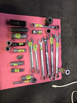 miscellaneous snap-on tools sockets and wrenches