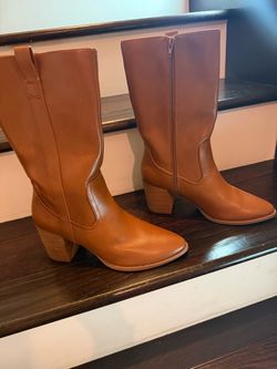 Brand New Dolce Vita Boots size 9