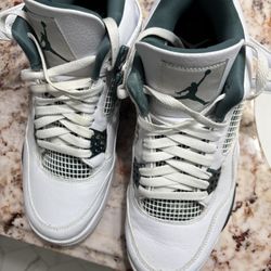 Jordan 4s
