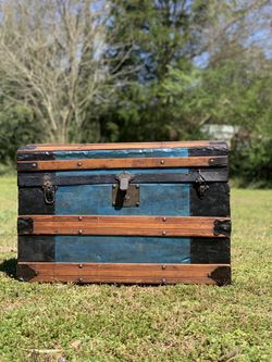 Old Original vintage Trunk in good condition