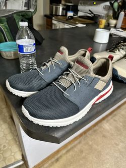 Sketchers Size 13 Men’s Casual Sneaker