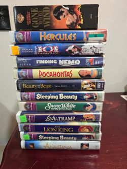 Lot of 13 VHS Tapes Disney Classics & More