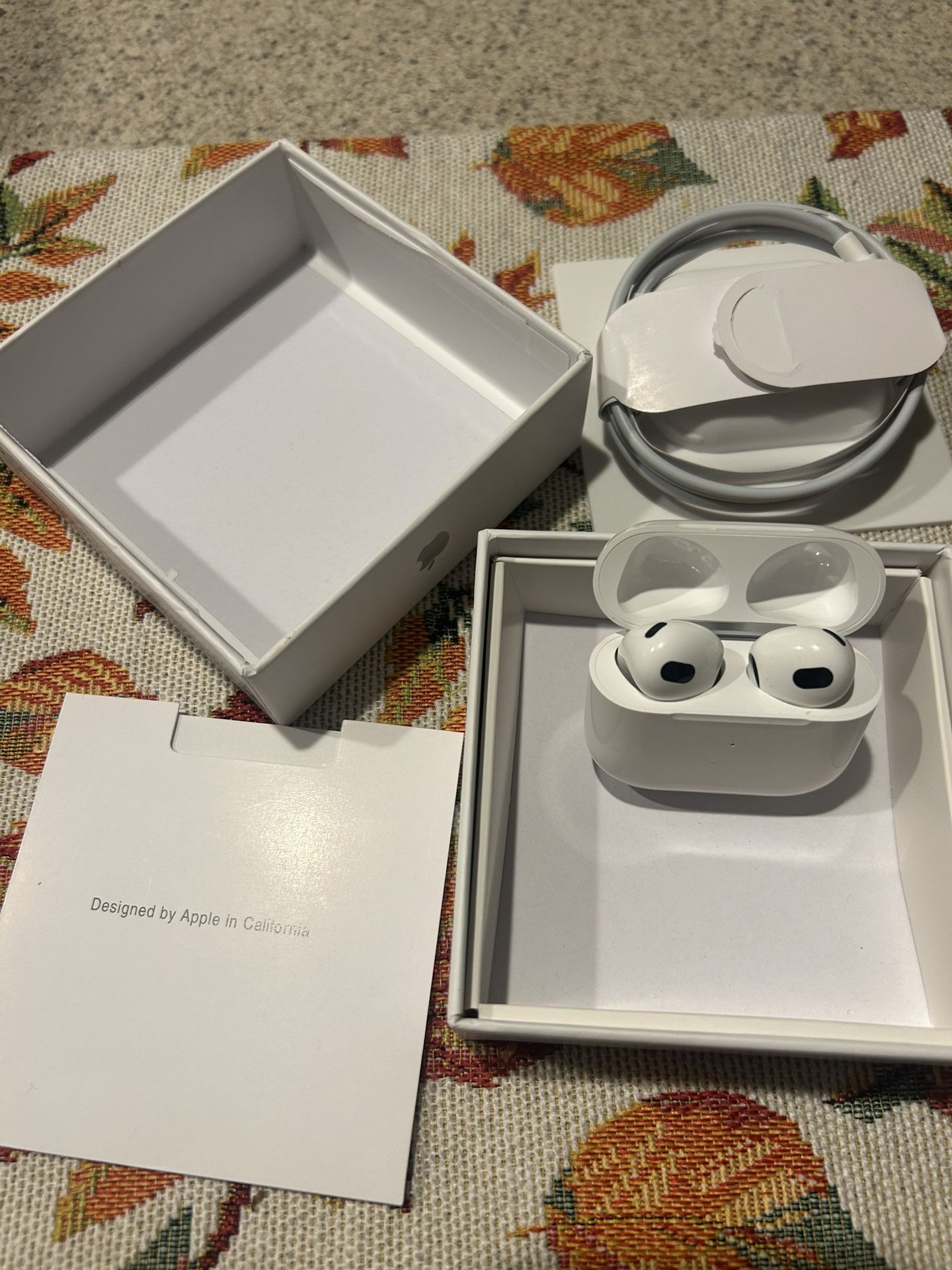 AirPod Gen 3 ( NEED GONE ASAP SEND OFFERS)