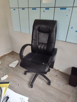 Free Office Chair And Desk