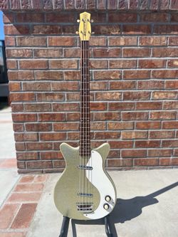 Danelectro dc59 bass
