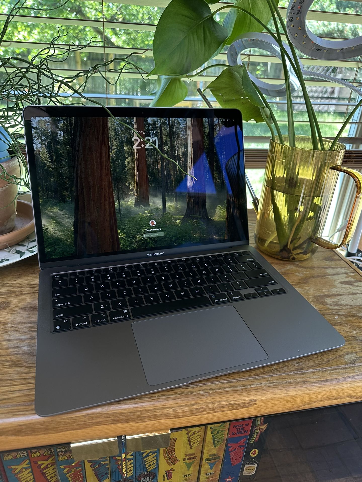 PRICE FIRM MacBook Air (M1, 2020) – 8GB RAM / 256GB SSD
