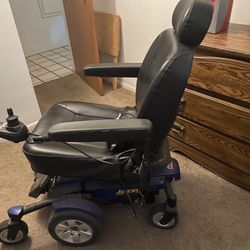 Electric wheel chair