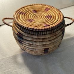 Basket With Lid 