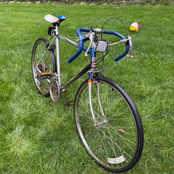 Murray Road Bike 26” – Blue / Orange / Yellow – Medium Frame
