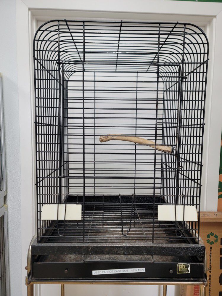 Prevue Parrot Cage 