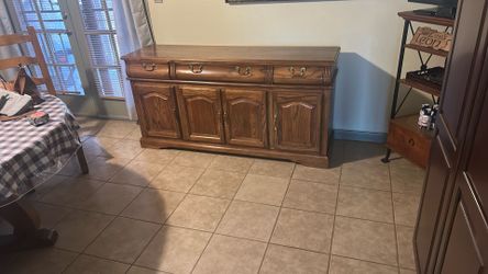 Buffet cabinet