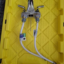 Delta Foundations Chrome 4-in centerset 2-handle WaterSense