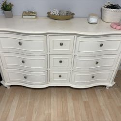El dorado Girls Bedroom furniture 9 Draw Dresser and Nightstand
