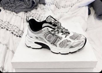 Women and men’s Dior shoes original price is 1250