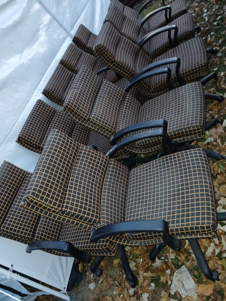 Desk Chairs Adjustable 9 Left $5