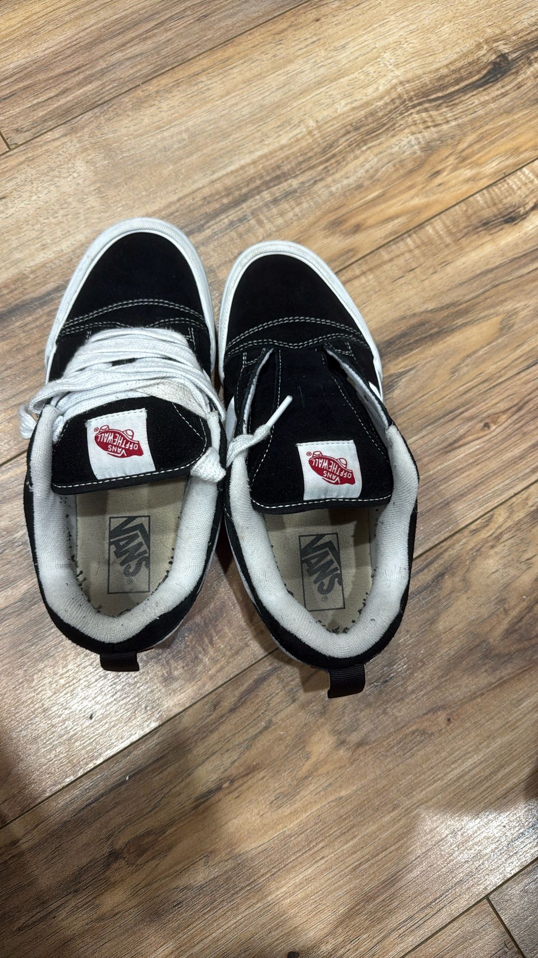 Vans Knu School