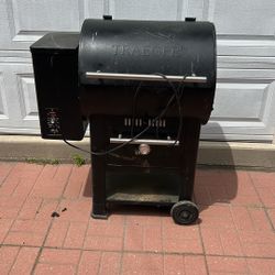 Selling Traeger Grill