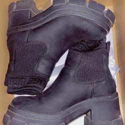 UGG Brooklyn Chelsea Boots 