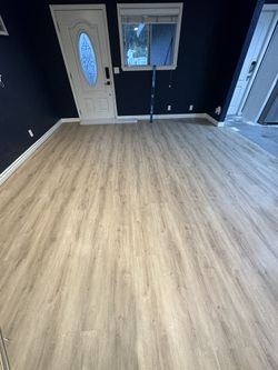 Waterproof Flooring 8mm, 26 Mil. Dm For Inf.