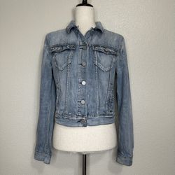Aritzia Talula Blue Light Wash Denim Jean Jacket