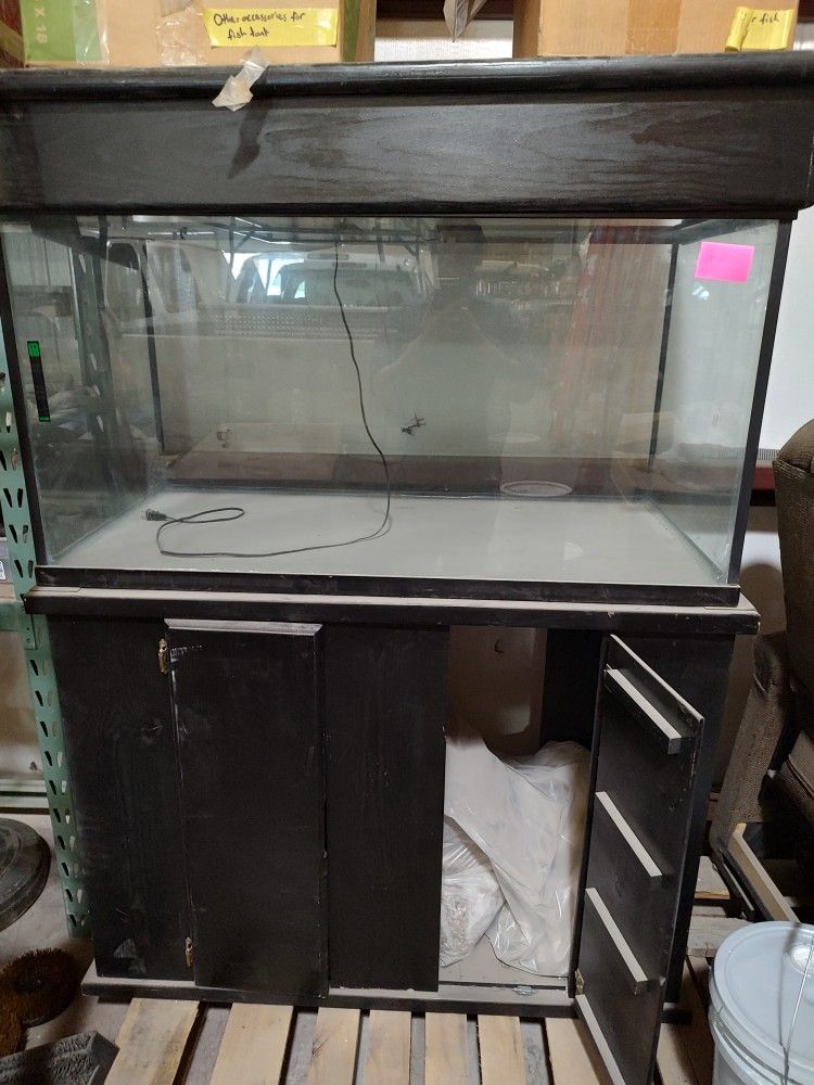 120 Gallon fish tank, Stand, Pump, Light, Accessories
